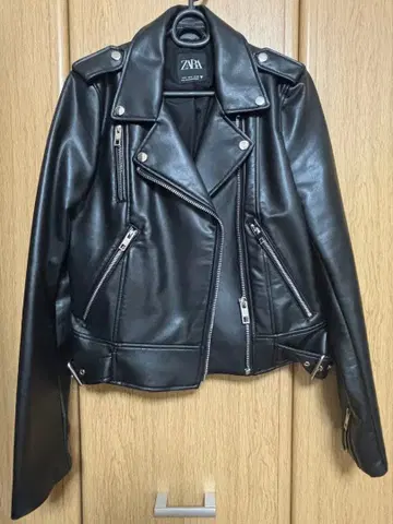 ZARA 블랙 가죽 라이더 자켓