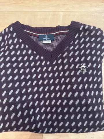 Munsingwear 다크 퍼플 V넥 니트 스웨터