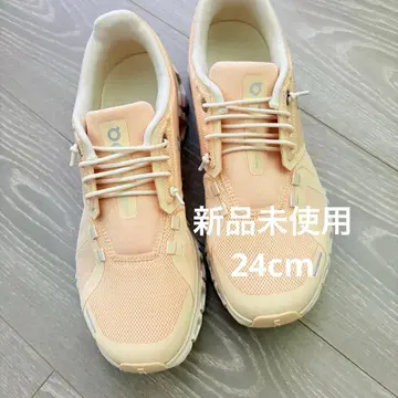 on 미사용 새상품 여성용 스니커즈 24cm