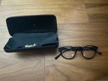 Steven Alan 매트 블랙 안경 케이스 포함