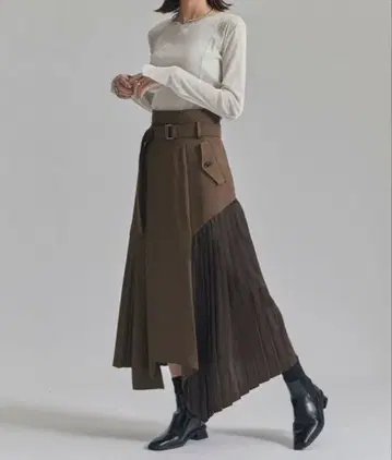 UNITED TOKYO 랜덤 헴 플리츠 스커트 워셔블 브라운