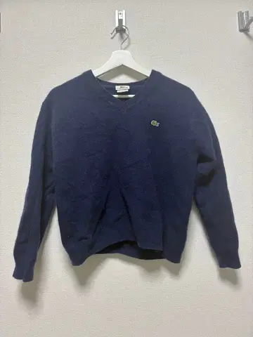 LACOSTE 네이비 V넥 스웨터