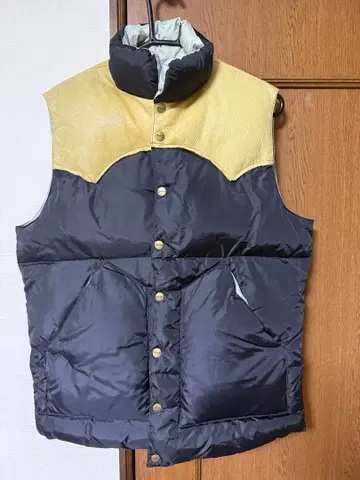 HbarC 캘리포니아 런치웨어 다운 베스트 사이즈 M 구제 의류