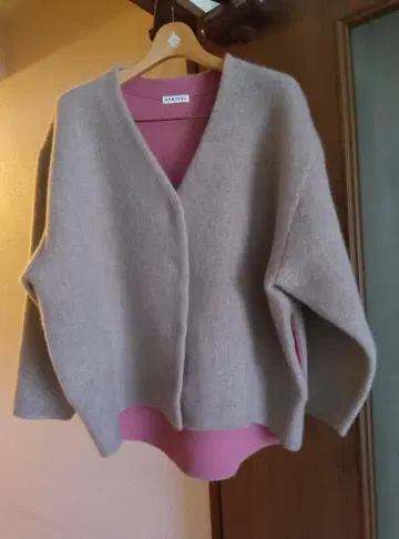 CYNICAL 새상품 W 페이스 배색 니트 자켓