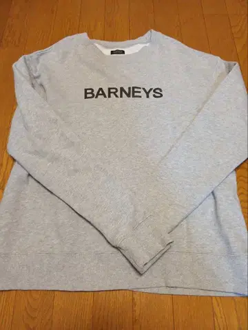 BARNEYS 로고 맨투맨