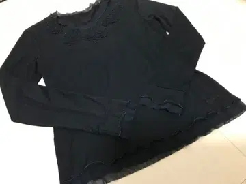 미사용 잉게보그 꽃 모티브 비즈 잎사귀 자수? 프릴 블라우스 블랙