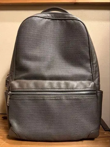 Totem Re Vooo 토요오카 가방 펀칭 백팩 소가죽 A4 대용량