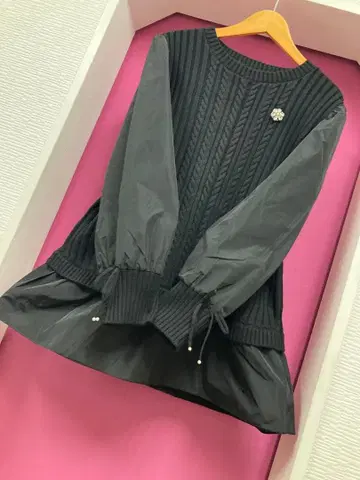 슈퍼 뷰티 꽈배기 패턴 니트 x 타프타 절개 레이어드 스타일 튜닉