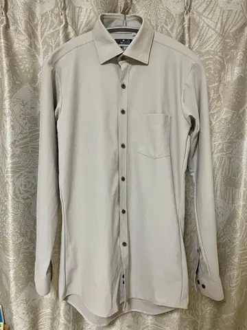 베이지 슬림핏 긴팔 셔츠 4S