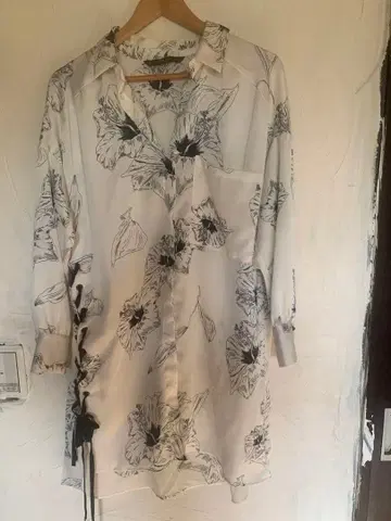 ZARA BASIC 플라워 프린트 셔츠 M 사이즈
