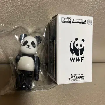 [ 베어브릭 ] 의 WWF 팬더 버전