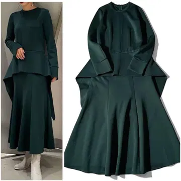 UN3D. 아쓰리드 백 오픈 페플럼 OP 드레스