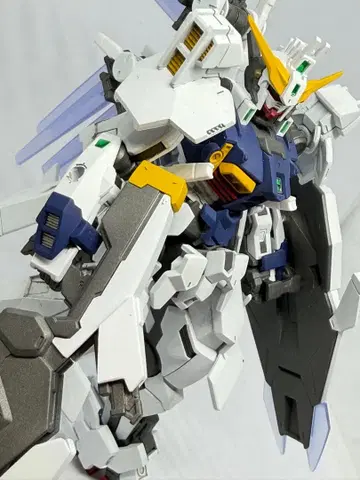 HG 건담 지리우스 페인팅 완성품