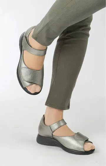 [ 미사용 새상품 ] RYUJI TAKAI 경량 소가죽 샌들 컴포트