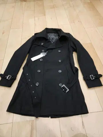 블랙 더블 브레스트 트렌치코트