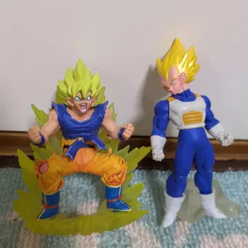 드래곤볼 손오공 베지터 피규어 세트