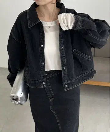 새상품급 카프리슈 레마쥬 숏 데님 자켓 블랙