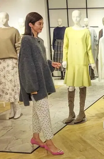 타카가키 레이코 착용 CADUNE 도트 무늬 슬랙스