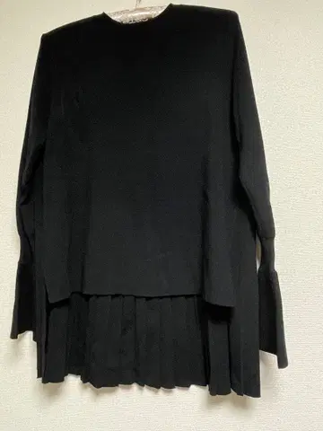 ADORE 백 플리츠 스웨터