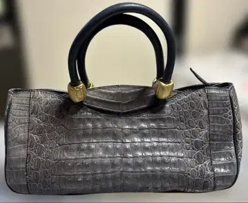 그레이 크로커다일풍 핸드백
