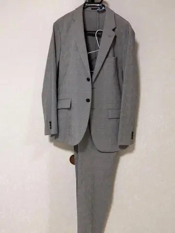 [클리닝 완료! 새상품급] UNIQLO 감동 자켓 & 팬츠 (라이트)