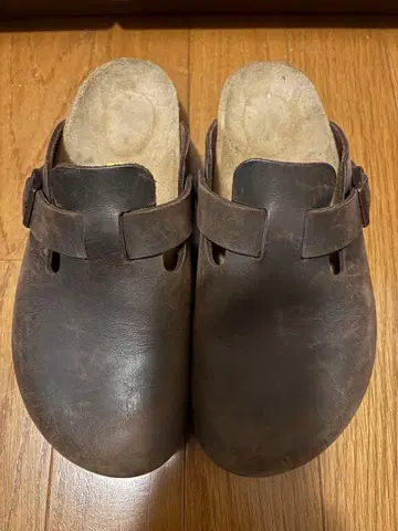 BIRKENSTOCK 다크 브라운 사보 샌들 37