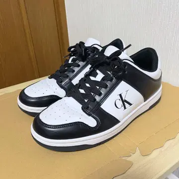 캘빈클라인 스니커즈 25.5cm