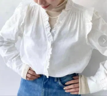 IENA 코튼 슈링크 프릴 블라우스