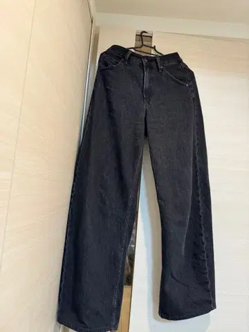 유니클로 배기 커브 청바지 22