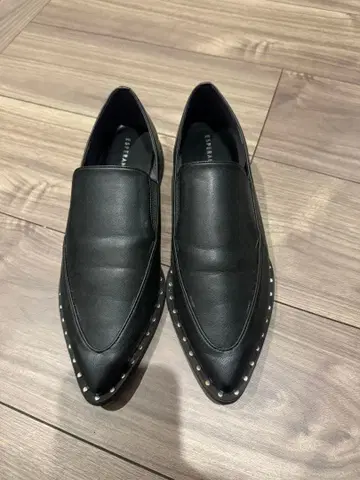에스페란자 스터드 장식 블랙 로퍼 24.0
