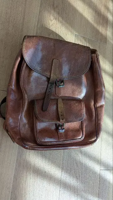 천연 가죽 브라운 플랩 백팩