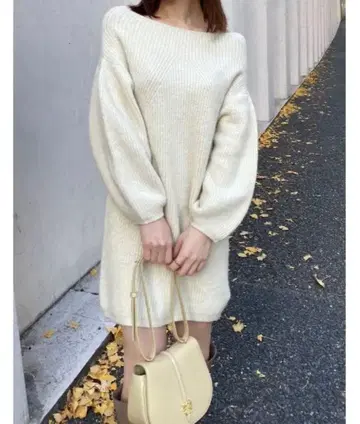 SNIDEL 오프숄더 미니 원피스 니트 아이보리