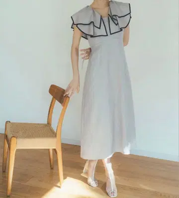 SNIDEL 프릴 칼라 슬리브리스 원피스