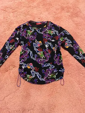 비비안 탐 상의