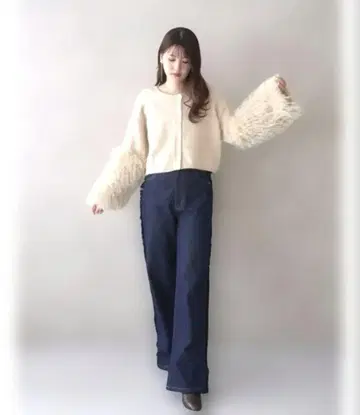 MELLOWNEON 니트 스웨터 퍼 슬리브 니트 아이보리