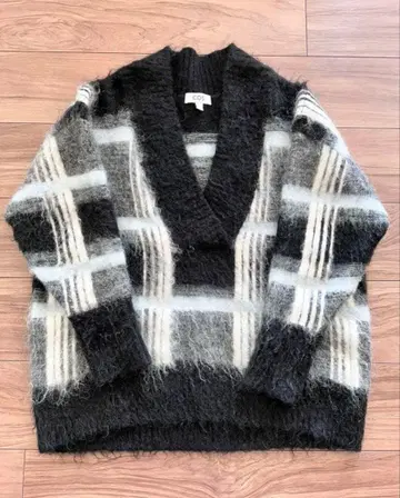[ 새상품급 ] COS 모헤어 니트 스웨터 체크 무늬