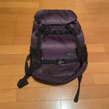 NIXON 스트라이프 백팩