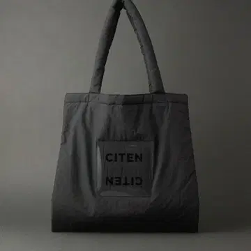 CITEN 패디드 클리어 로고 토트백 블랙