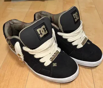 DC 스니커즈 블랙