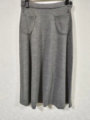 그레이 플레어 스커트 니트 소재