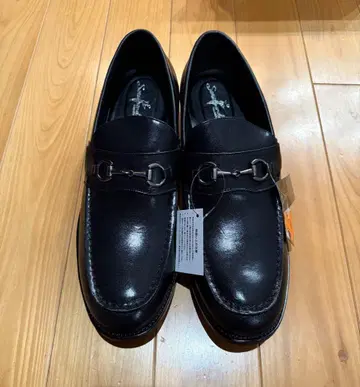 새상품급 천연 가죽 블랙 로퍼