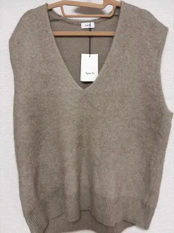 Apart by 베이지 V넥 니트 베스트 택 포함 새상품