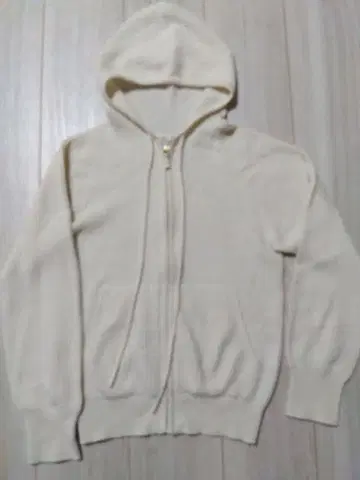 TOMORROWLAND 아이보리 후드 부착 스웨터