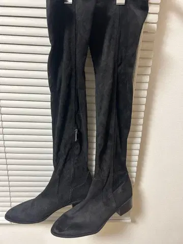 블랙 스웨이드 니하이 부츠