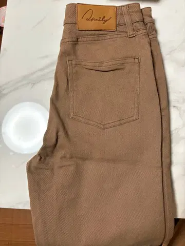 Aprily 브라운 슬림핏 데님
