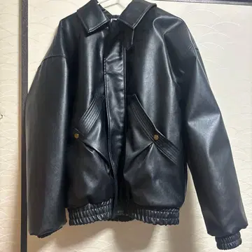 ills 블랙 가죽 자켓