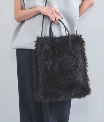 유나이티드 애로우즈 컬리 인조 모피 토트백 블랙