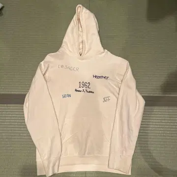 화이트 후드 부착 후드티 L 사이즈