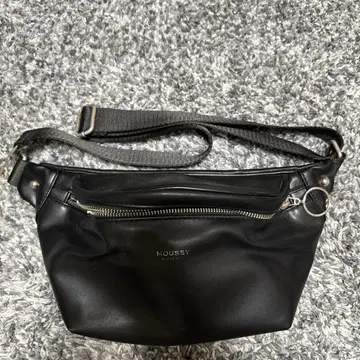 moussy 마우지 바디백