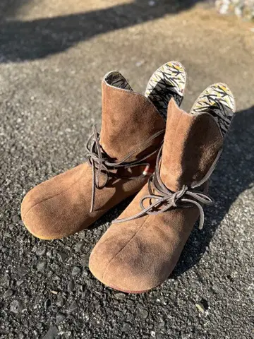 머렐 무토피아의 스웨이드 부츠